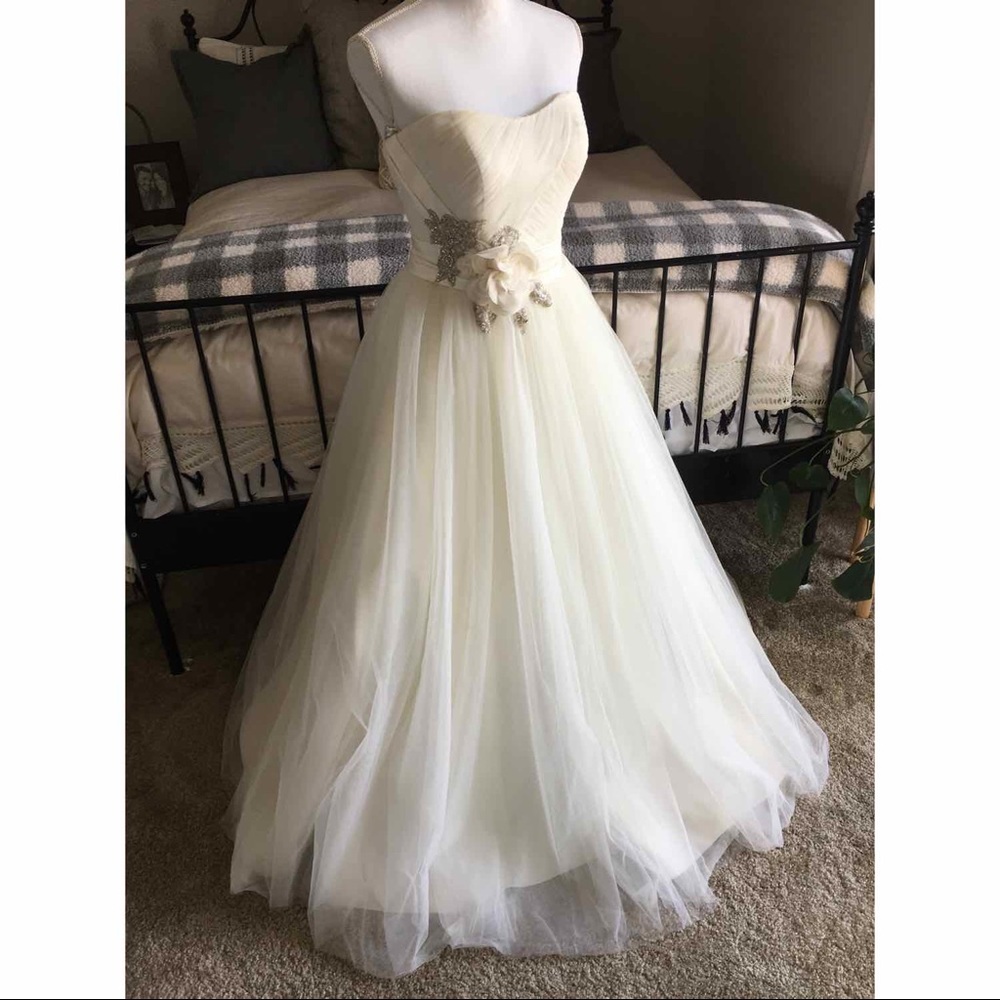 Brand new wedding dress